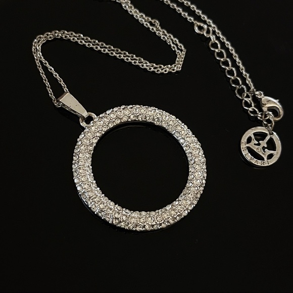 Trifari Jewelry - ✨Elegant Vintage Trifari Rhinestones Pendant Necklace